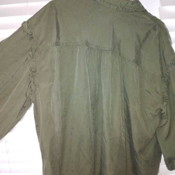 Olive Green Button-up with ruffled stiching! - Picture 3 of 7